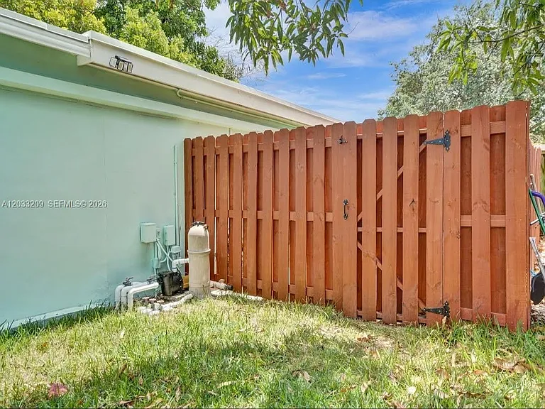 2442 Garfield St #4 — Photo 26