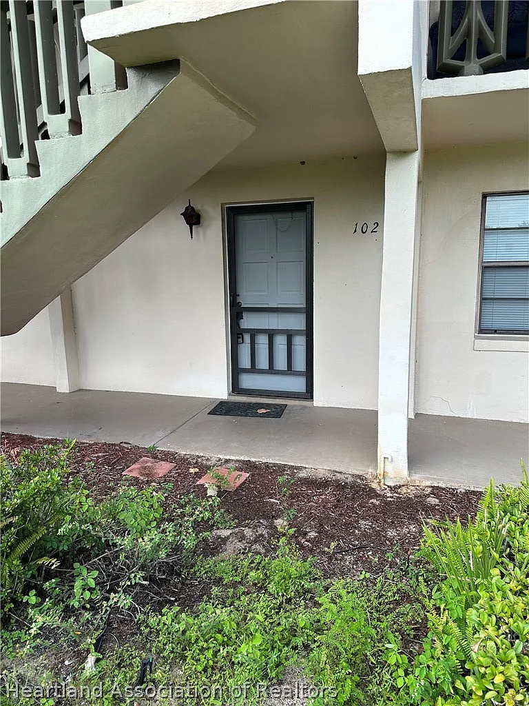 1 bed, 1.0 bath, 950 sqft, $1,200 — Photo 2