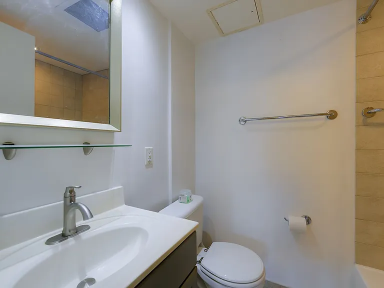 800 4th St SW #N518 — Photo 16