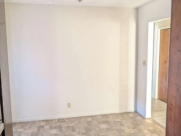 2414 W Beech Ave — Photo 8