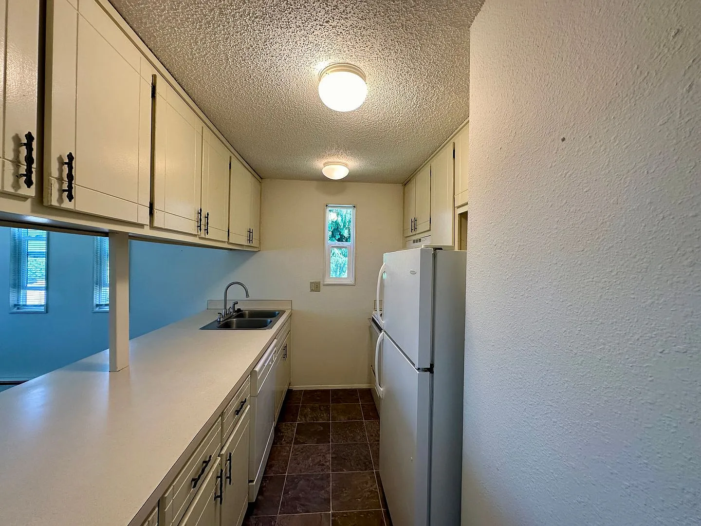 DO2300 — Photo 3