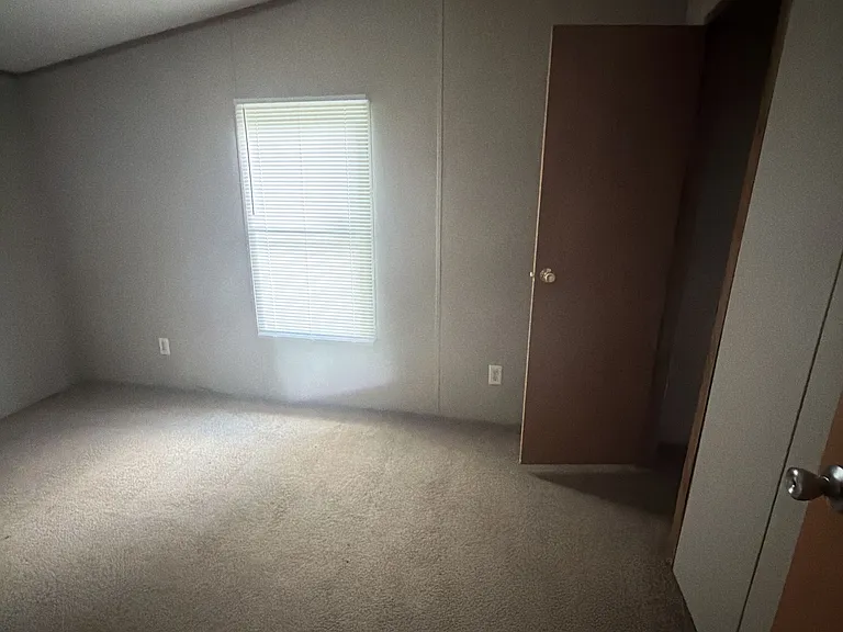 2829 SE Tibet Hwy #10 — Photo 6