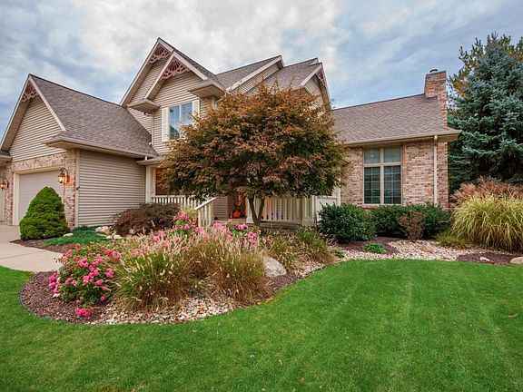 3rd image of 1369 Silver Creek Pl
