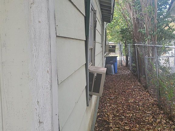 3rd image of 1805 McKinley Ave
