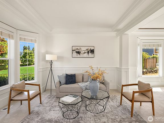 5th image of 1315 Redmond Place NE
