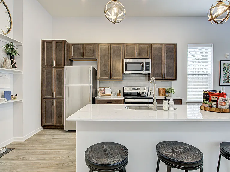 Pullman Pointe — Photo 32