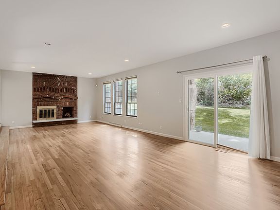 4th image of 3567 S Ivanhoe St