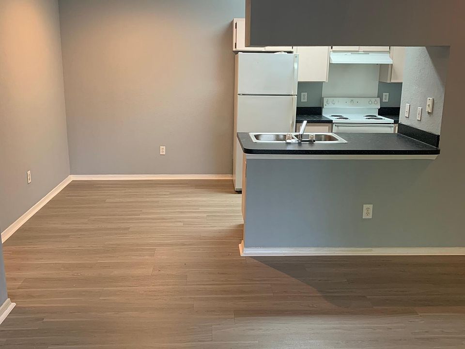 Kitchen And Dining Room