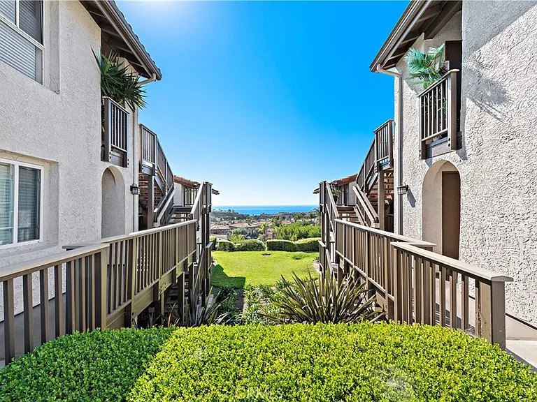 68 Corniche Dr #C — Photo 33