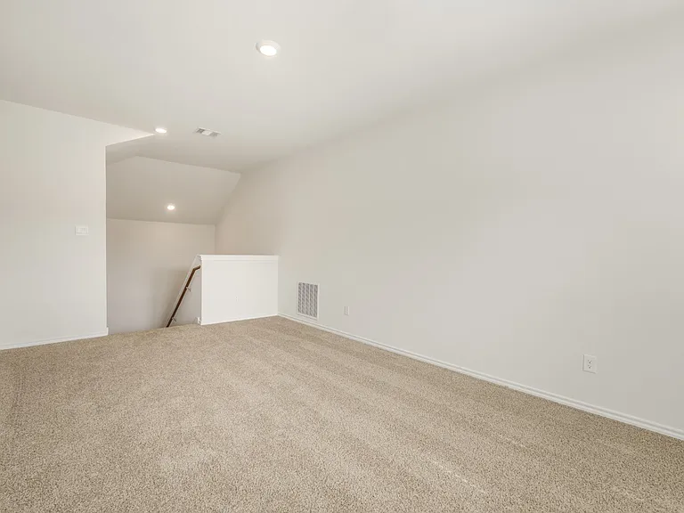 1570 Brooke Dr — Photo 7