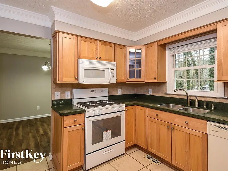 4018 Watkins Glen Dr — Photo 7