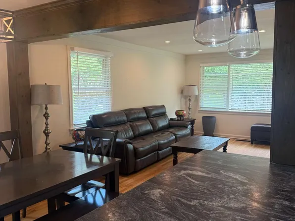 1973 W Lakeside Dr, Decatur, GA 30032
