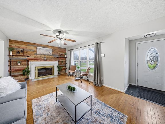 5th image of 407 Malden St