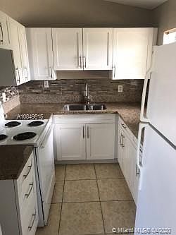 4th image of 1541 NW 15th Ave Unit 0