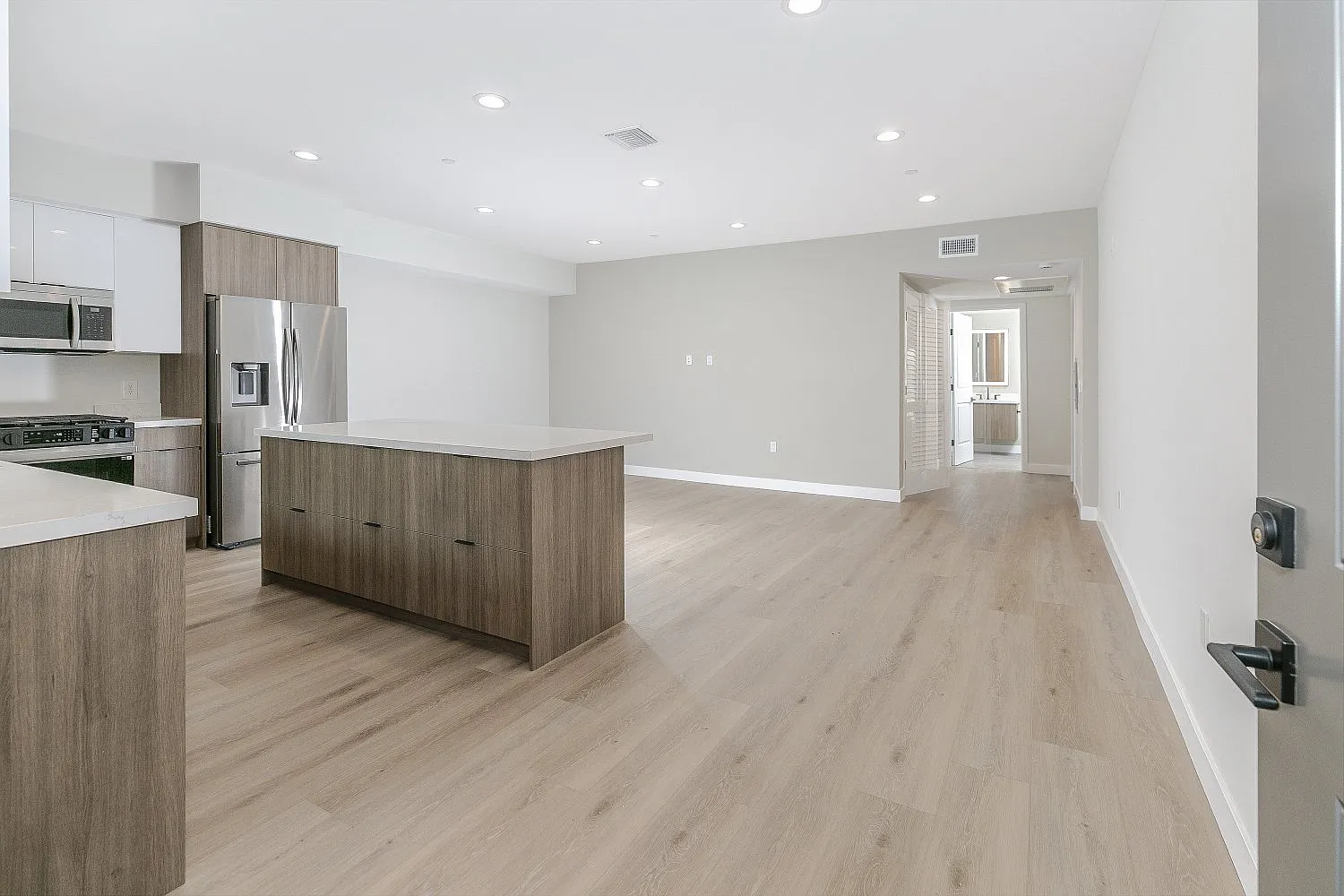 2 bed, 1580 sqft, $3,450 — Photo 4