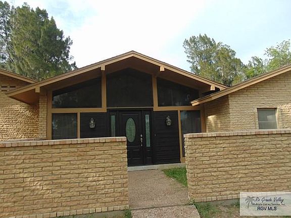 4th image of 955 Acacia Lake Dr