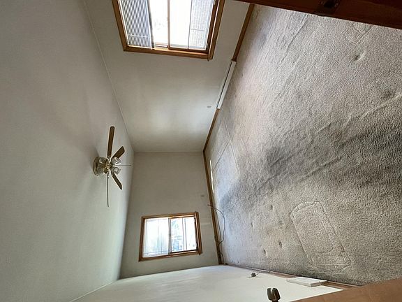 4th image of 1640 N Narragansett Ave
