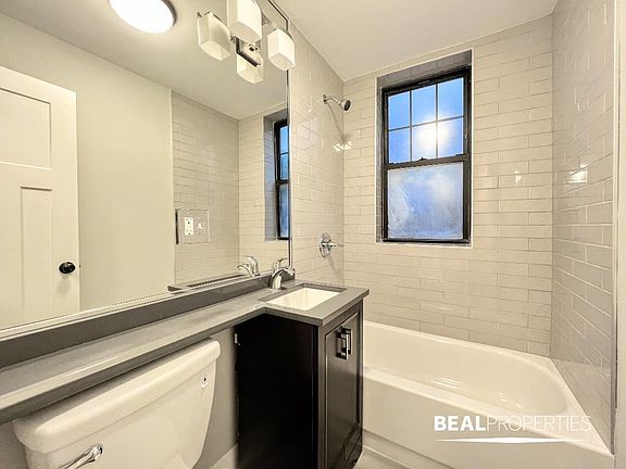 4th image of 429 W Belden Ave APT B205