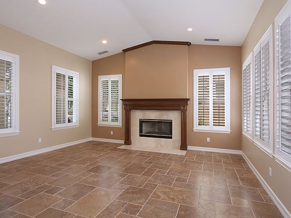 4th image of 18 Victoria Ln