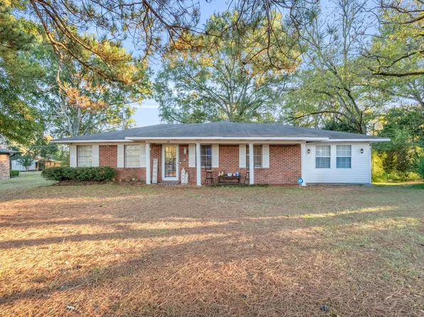 44 Torbert Dr, West Point, MS 39773
