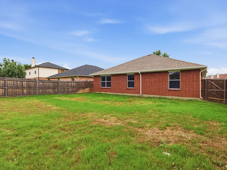 2051 Sunny Side Dr — Photo 38