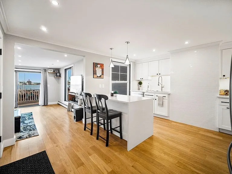 269 Webster St #3 — Photo 4