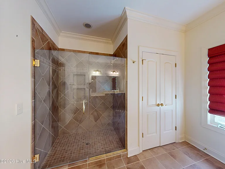 110 Josephs Point — Photo 23