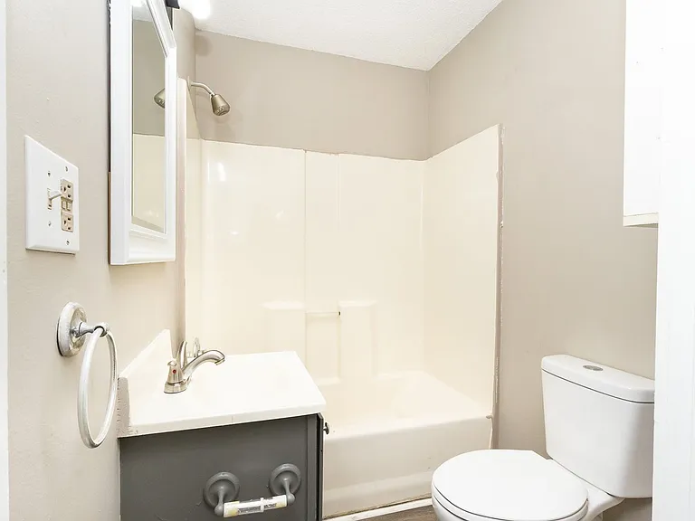 912 Tunnel Blvd — Photo 12
