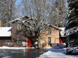 3408 N Bent Oak Dr, Midland, MI 48640