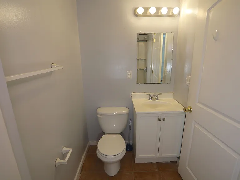 158 Sherman Ave #3R — Photo 11