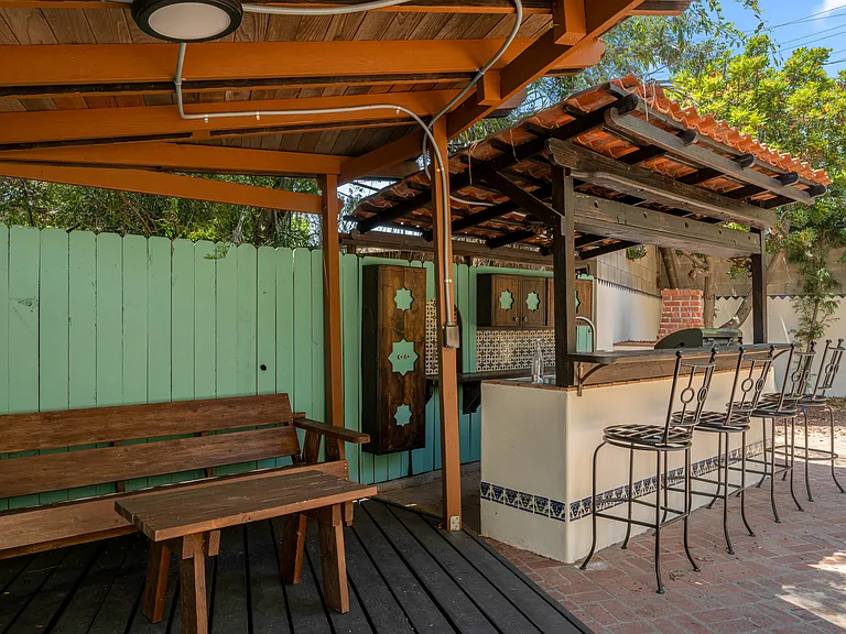 8302 S Sepulveda Blvd — Photo 9