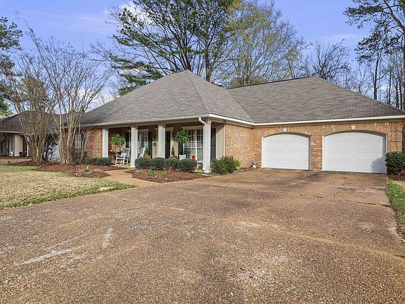 3rd image of 402 Treeline Dr