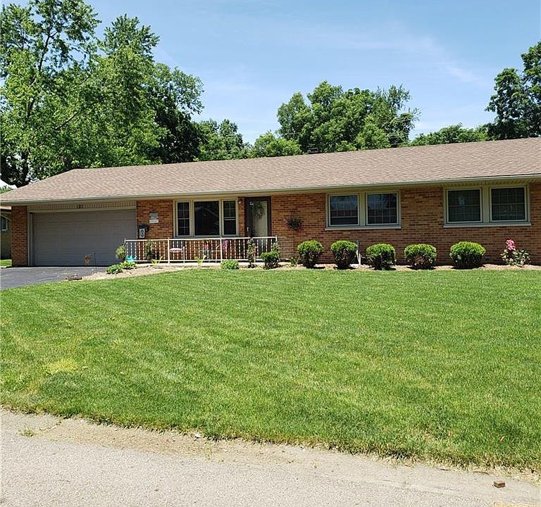 1st image of 121 Cedar Dr
