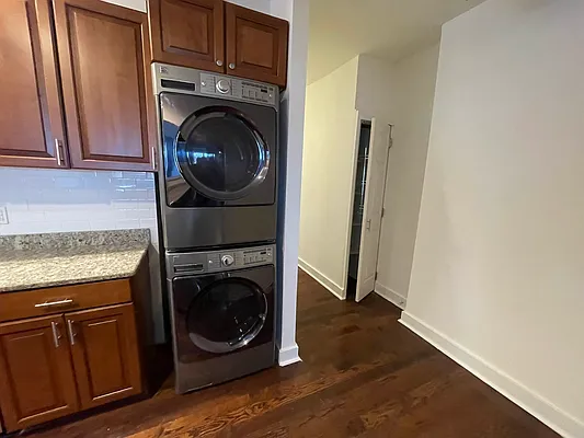 Rented by Metropolis International Realty Inc. | media 2