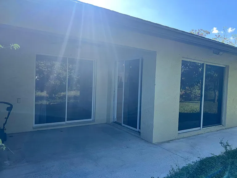 1096 Staghorn St — Photo 24