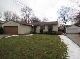 2257 Devonshire Dr NE, Grand Rapids, MI 49505