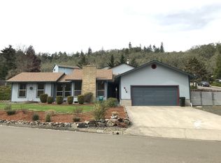 916 SE Sharon Ave, Roseburg, OR 97470