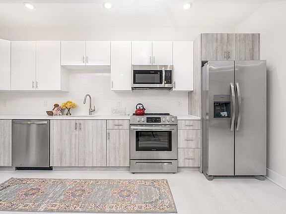 2nd image of 1540 N Shore Rd #301