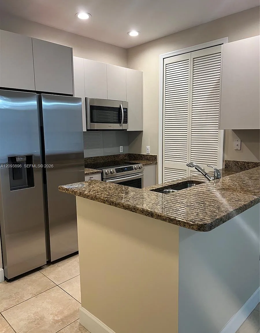Andalusia Condo Residence — Photo 1