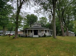 221 S Esselstyne St, Cape Vincent, NY 13618