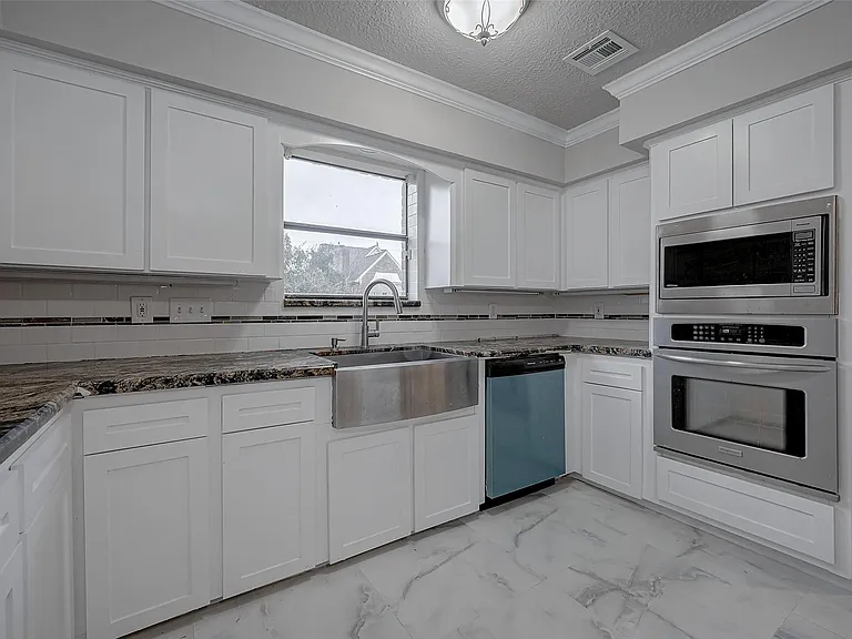 919 Mockingbird Way — Photo 9
