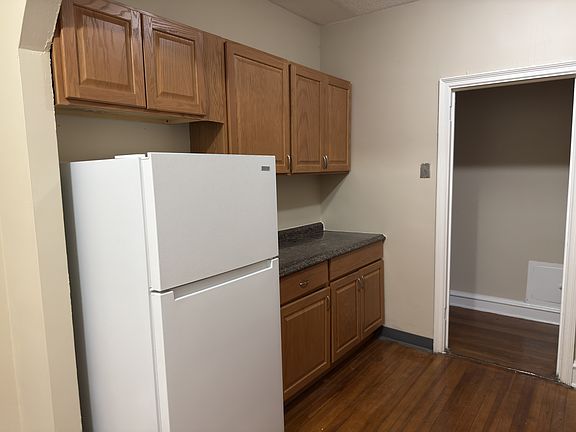 3rd image of 330 Laurel St Unit 212