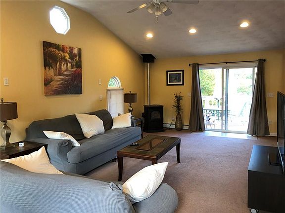 2nd image of 48 Reservoir Ave
