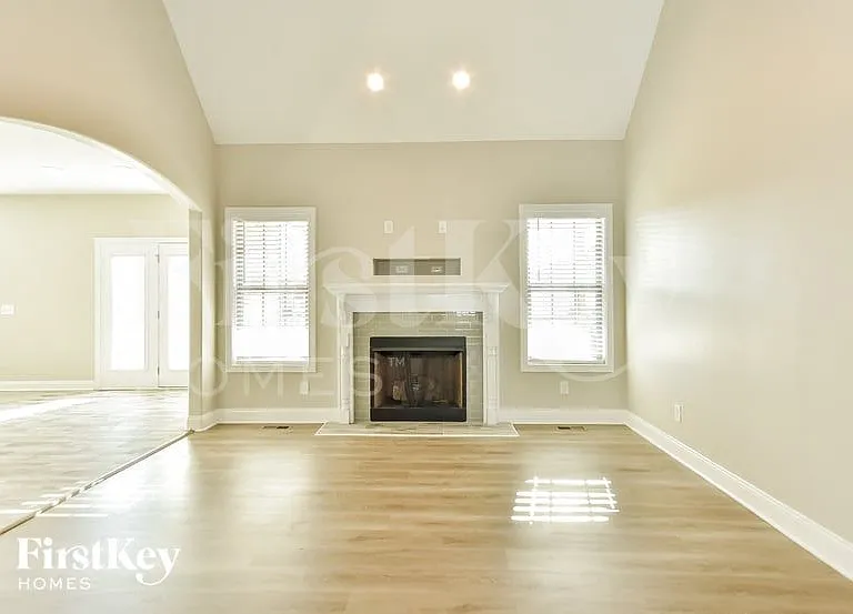 3352 Melissa Ln — Photo 3