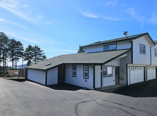 1213 Ransom Ave APT B, Brookings, OR 97415