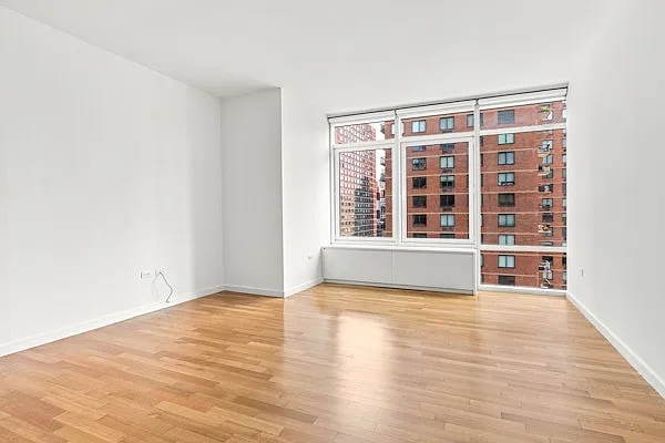 310 E 53rd St #14B — Photo 1