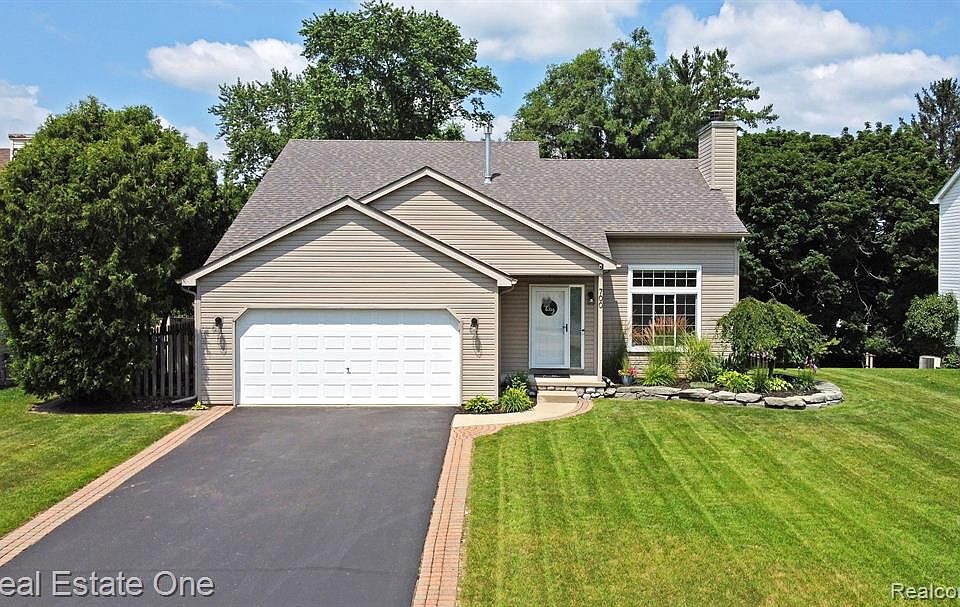 700 Doral Dr, Oxford, MI 48371 Zillow