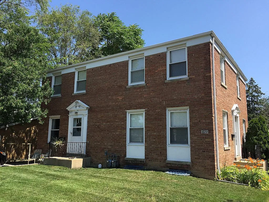 621 Waukegan Rd photo 1