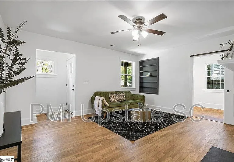 7 Sunshine Ave — Photo 4