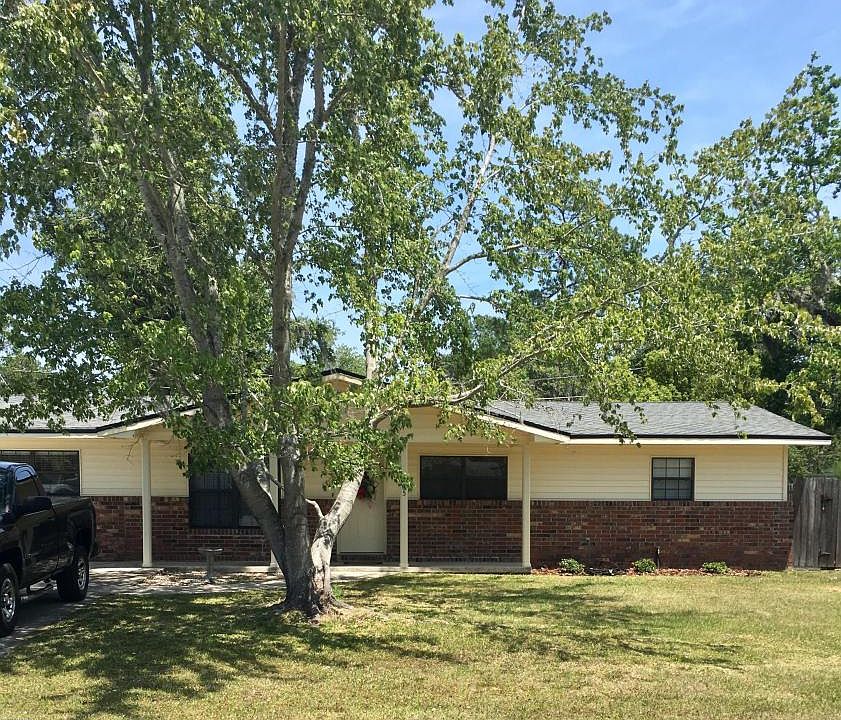 1st image of 555 Linda St